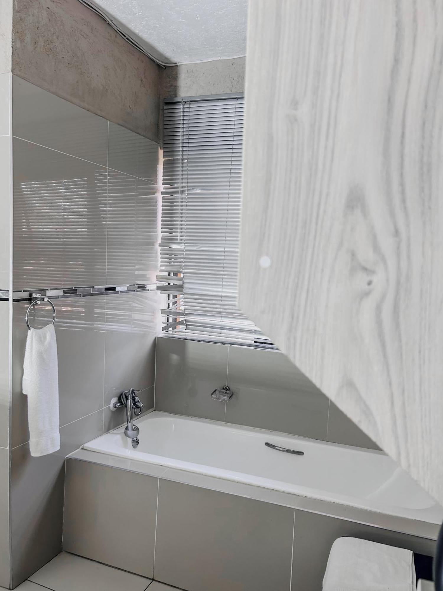 View Inn Exclusive Lodge Mbombela Extérieur photo